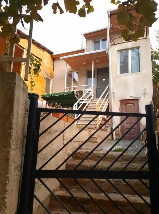 Apart-Otel Nino Borjomi Exteriör bild